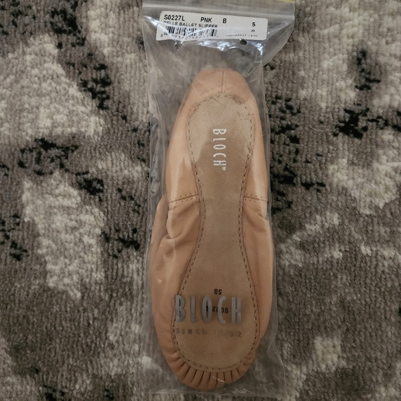 Q4 - Bloch Belle Ballet Slippers - Picture 5 of 9